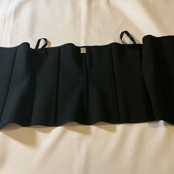 Size Medium black waist trainer.  Train your waist the way YOU want it;) - Picture 4 of 9